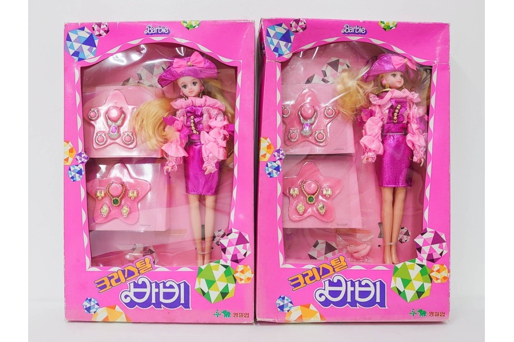 韓国　Barbie(バービー)　クリスタルシリーズ・誕生日モチーフ　バービー人形7点セット　外箱付き　(R-086796)