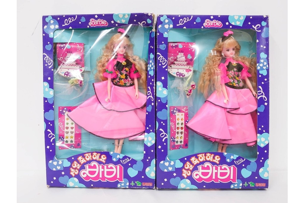 韓国　Barbie(バービー)　クリスタルシリーズ・誕生日モチーフ　バービー人形7点セット　外箱付き　(R-086796)