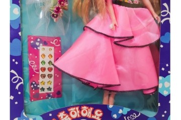 韓国　Barbie(バービー)　クリスタルシリーズ・誕生日モチーフ　バービー人形7点セット　外箱付き　(R-086796)