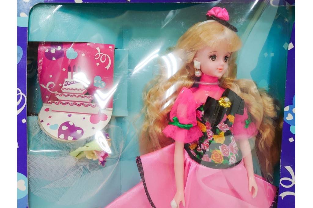 韓国　Barbie(バービー)　クリスタルシリーズ・誕生日モチーフ　バービー人形7点セット　外箱付き　(R-086796)
