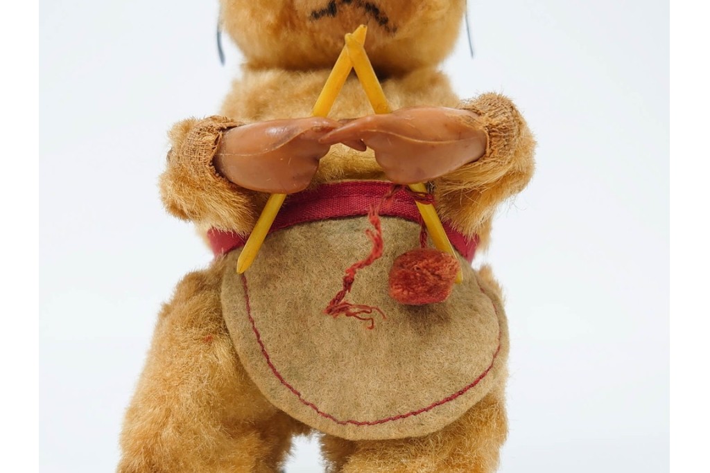 西ドイツ　MAX CARL社製　ゼンマイ仕掛けで編み物をするクマのおもちゃ　(R-086798)