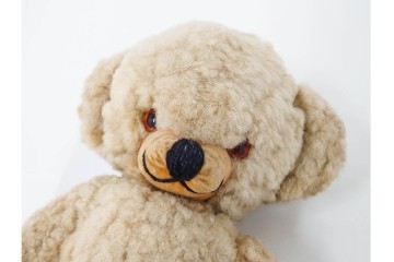 イギリスヴィンテージ　メリーソート(MERRY THOUGHT)社　チーキーシリーズ　REGタグ付き　高さ約34cmの愛らしいテディベア　(R-086799)