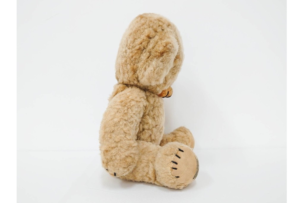 イギリスヴィンテージ　メリーソート(MERRY THOUGHT)社　チーキーシリーズ　REGタグ付き　高さ約34cmの愛らしいテディベア　(R-086799)