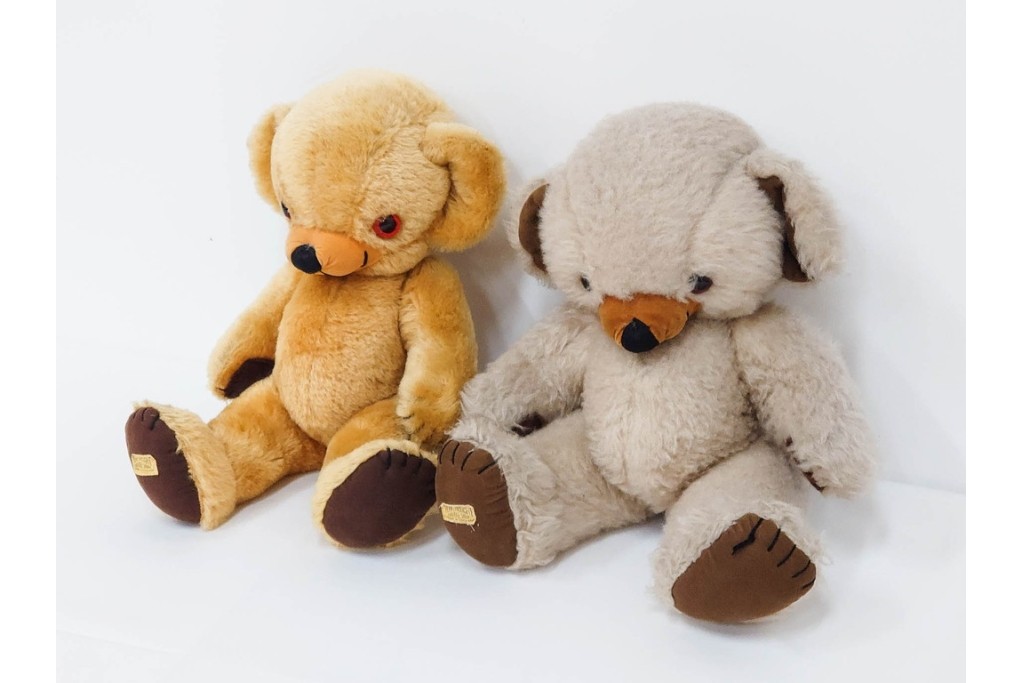 イギリスヴィンテージ　メリーソート(MERRY THOUGHT)社　チーキーシリーズ　高さ約43cmの可愛らしいテディベア2点セット　(R-086801)