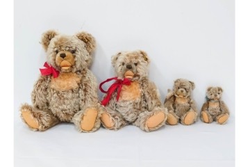 ドイツヴィンテージ　シュタイフ(Steiff)　ゾッティ　高さ約46cm・35cm・21cm・17cm　心が和むテディベア4点セット　(R-086802)