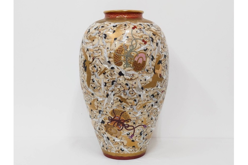薩摩焼　金襴手　高さ約65cm　豪華絢爛な群鶴図の花瓶　(R-086804)