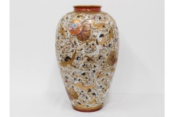 薩摩焼　金襴手　高さ約65cm　豪華絢爛な群鶴図の花瓶　(R-086804)