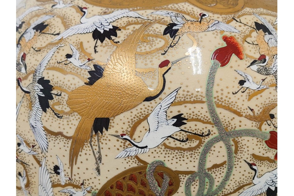 薩摩焼　金襴手　高さ約65cm　豪華絢爛な群鶴図の花瓶　(R-086804)