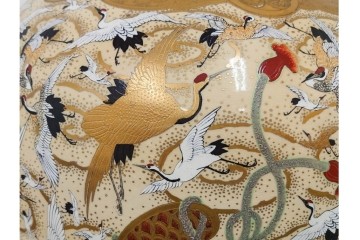 薩摩焼　金襴手　高さ約65cm　豪華絢爛な群鶴図の花瓶　(R-086804)