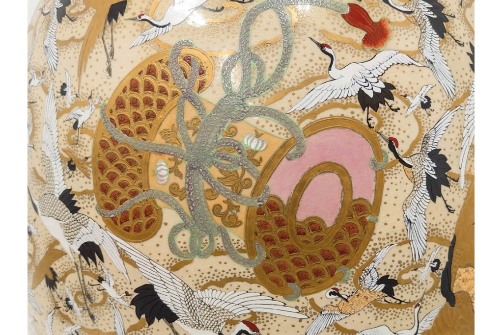 薩摩焼　金襴手　高さ約65cm　豪華絢爛な群鶴図の花瓶　(R-086804)