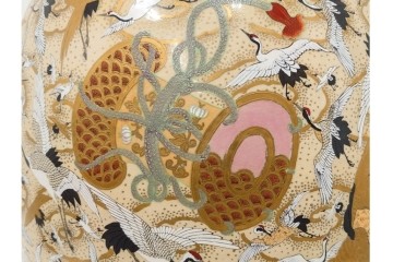 薩摩焼　金襴手　高さ約65cm　豪華絢爛な群鶴図の花瓶　(R-086804)