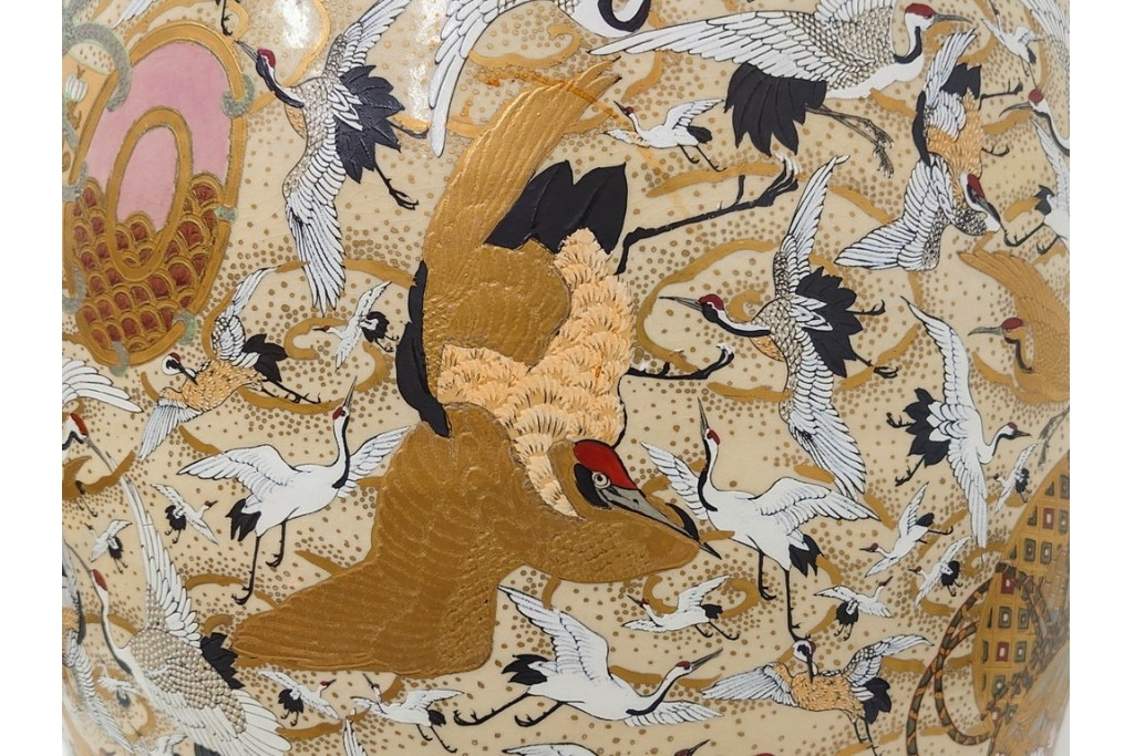 薩摩焼　金襴手　高さ約65cm　豪華絢爛な群鶴図の花瓶　(R-086804)