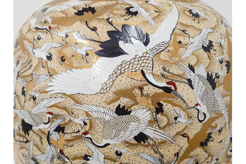 薩摩焼　金襴手　高さ約65cm　豪華絢爛な群鶴図の花瓶　(R-086804)