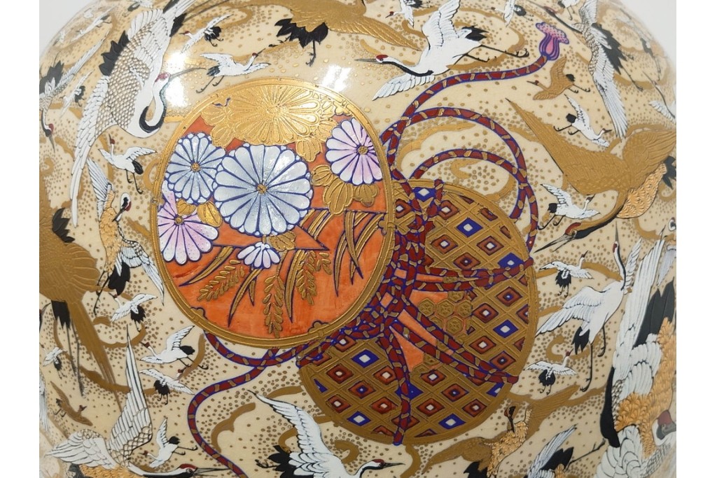 薩摩焼　金襴手　高さ約65cm　豪華絢爛な群鶴図の花瓶　(R-086804)