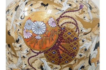薩摩焼　金襴手　高さ約65cm　豪華絢爛な群鶴図の花瓶　(R-086804)