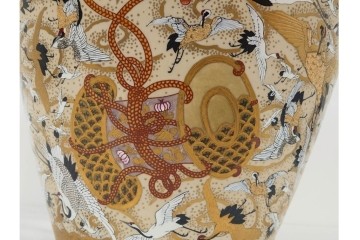 薩摩焼　金襴手　高さ約65cm　豪華絢爛な群鶴図の花瓶　(R-086804)