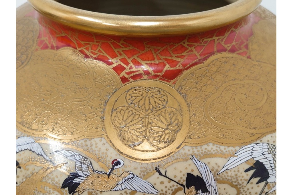 薩摩焼　金襴手　高さ約65cm　豪華絢爛な群鶴図の花瓶　(R-086804)