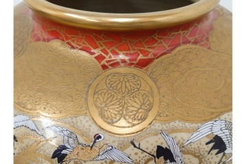 薩摩焼　金襴手　高さ約65cm　豪華絢爛な群鶴図の花瓶　(R-086804)