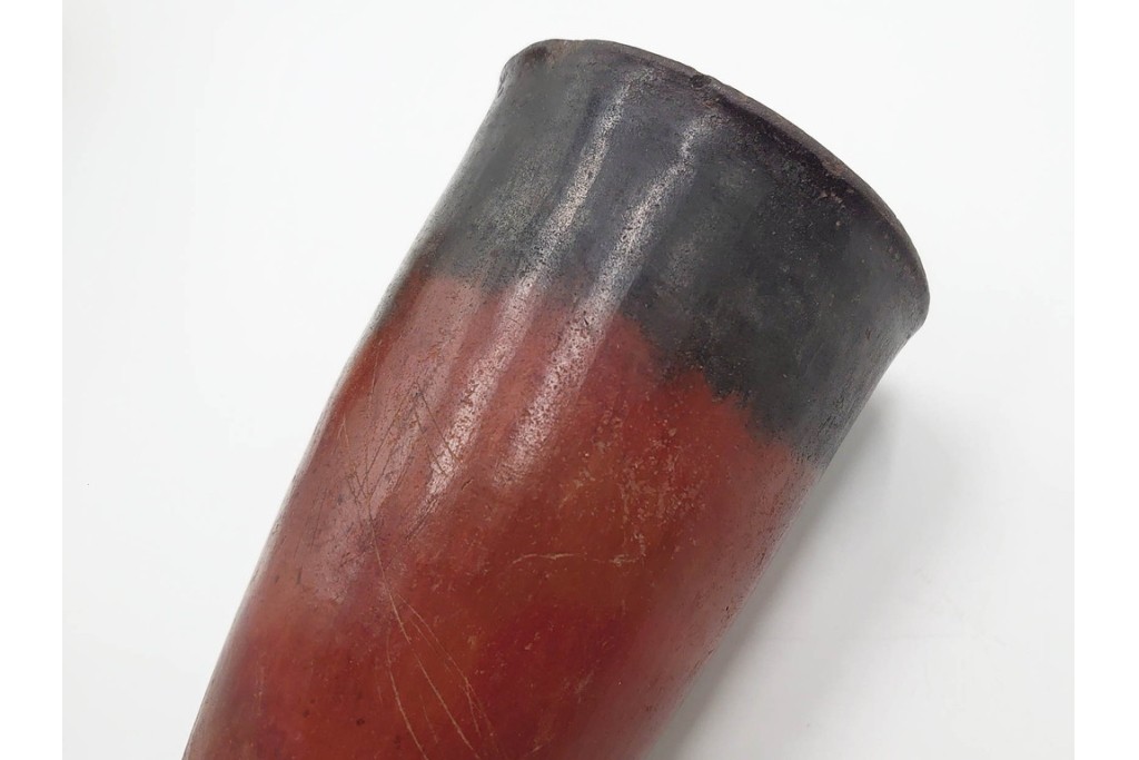 三越百貨店取り扱い　紀元前4000年　古代エジプト バダリ期(バダーリ期)の土器　「黒頭赤器」　共箱付き　(R-086806)