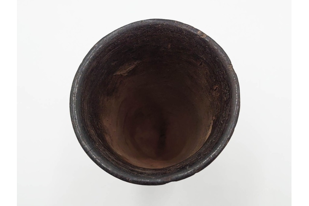 三越百貨店取り扱い　紀元前4000年　古代エジプト バダリ期(バダーリ期)の土器　「黒頭赤器」　共箱付き　(R-086806)