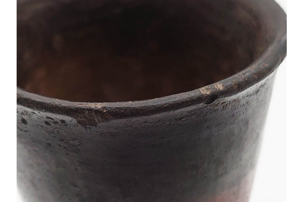 三越百貨店取り扱い　紀元前4000年　古代エジプト バダリ期(バダーリ期)の土器　「黒頭赤器」　共箱付き　(R-086806)