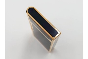 スイス　CARAN d'ACHE(カランダッシュ)　ブラック×ゴールドカラーのボールペン&ライターセット　外箱付き　(R-086808)