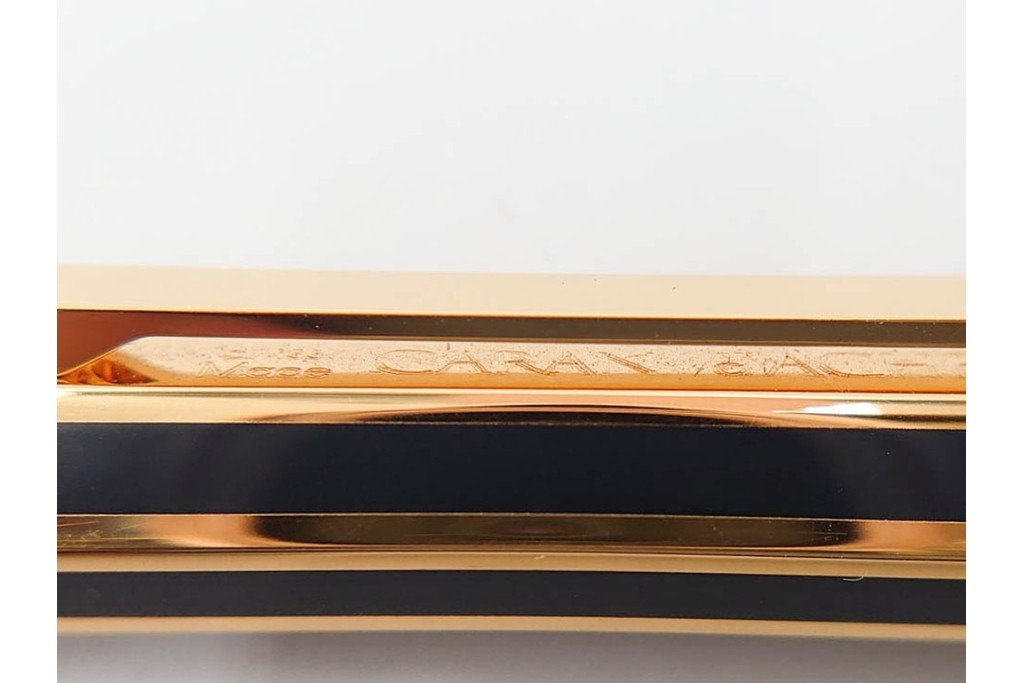 スイス　CARAN d'ACHE(カランダッシュ)　ブラック×ゴールドカラーのボールペン&ライターセット　外箱付き　(R-086808)