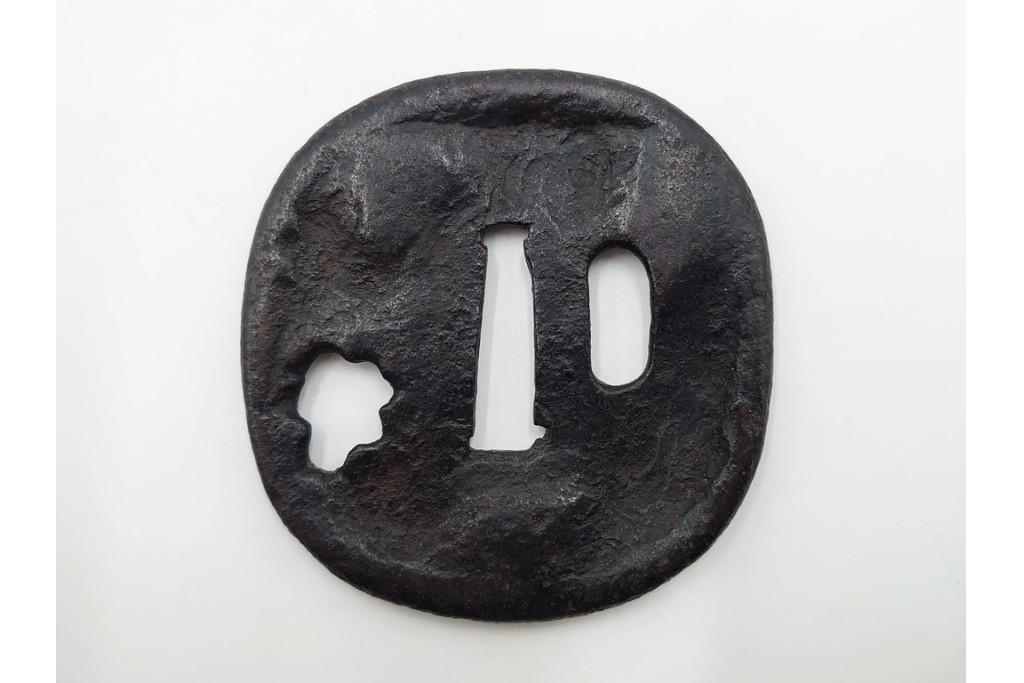 時代武具　鉄地　金銀象嵌　木瓜形(鶴)・竪丸形(魚に貝)・竪丸形の鍔3点セット　(R-086815)