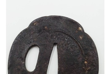 時代武具　鉄地・金象嵌　丸形(双馬・草花)・木瓜形(花蝶)の鍔3点セット　(R-086816)