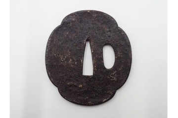 時代武具　鉄地・金象嵌　丸形(双馬・草花)・木瓜形(花蝶)の鍔3点セット　(R-086816)