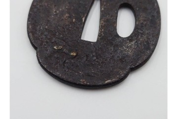 時代武具　鉄地・金象嵌　丸形(双馬・草花)・木瓜形(花蝶)の鍔3点セット　(R-086816)