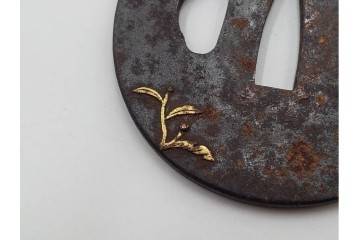 時代武具　鉄地・金象嵌　丸形(双馬・草花)・木瓜形(花蝶)の鍔3点セット　(R-086816)