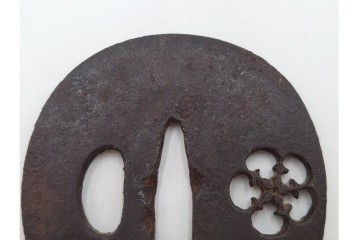 時代武具　鉄地丸形　桜透と梅透の鍔3点セット　(R-086818)