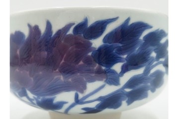 島田文雄作　上品な彩磁牡丹文の茶碗　共箱付き　(R-086821)