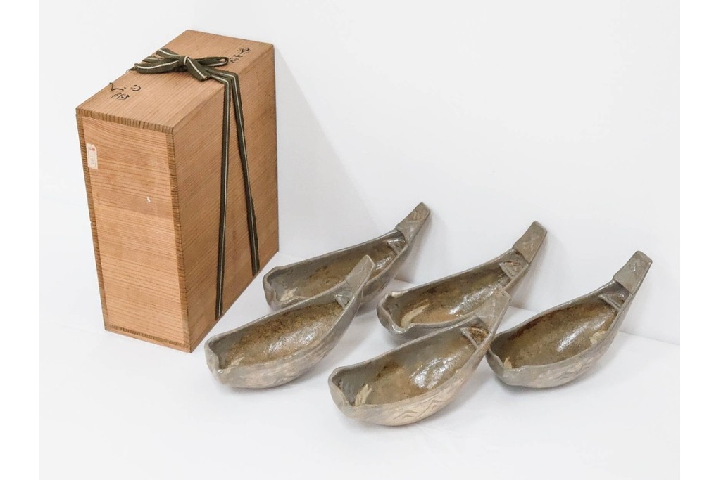 九代 長岡住右衛門(長岡空味)作　楽山焼　そりこ船形の向付5点セット　共箱付き　(R-086822)