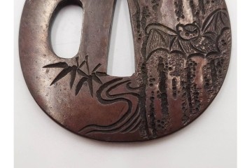 時代武具　「東都序之」在銘 茄子透かし・丸形(蝙蝠)・隅入角形(透かし)の鍔3点セット　外箱付き　(R-086827)