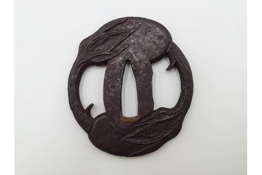 時代武具　「東都序之」在銘 茄子透かし・丸形(蝙蝠)・隅入角形(透かし)の鍔3点セット　外箱付き　(R-086827)