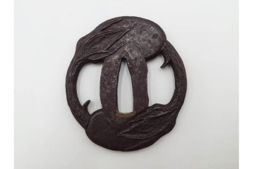 時代武具　「東都序之」在銘 茄子透かし・丸形(蝙蝠)・隅入角形(透かし)の鍔3点セット　外箱付き　(R-086827)