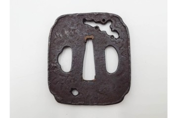 時代武具　「東都序之」在銘 茄子透かし・丸形(蝙蝠)・隅入角形(透かし)の鍔3点セット　外箱付き　(R-086827)