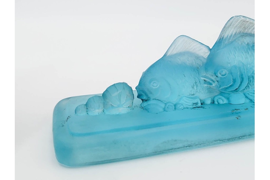 戦前　当時物　金魚モチーフのガラスの文鎮　(R-086828)