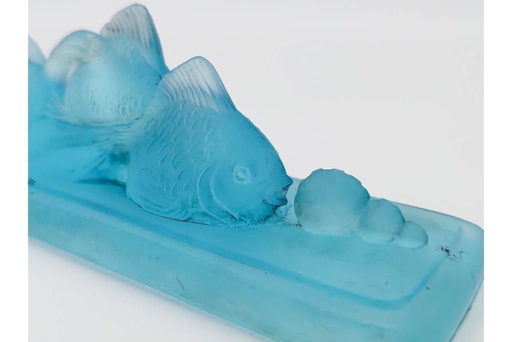 戦前　当時物　金魚モチーフのガラスの文鎮　(R-086828)