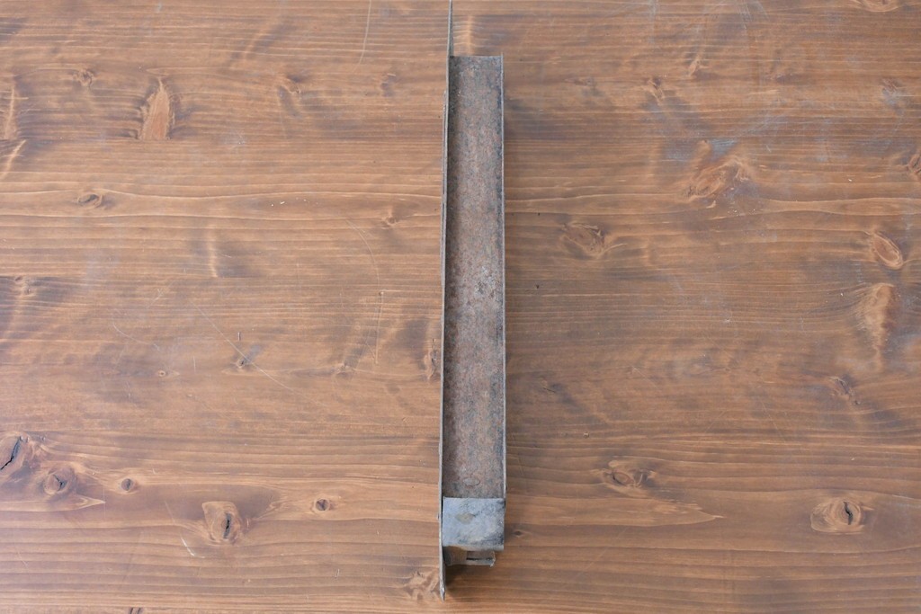 和製アンティーク　本常作　重厚な質感と経年による風合いが趣ある蔵戸の錠前金具　(R-086831)