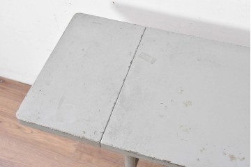 ヨーロッパヴィンテージ　インダストリアル　天板が折りたためる省スペース仕様のキャスター付きタイプライターデスク　(R-086833)