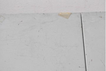 ヨーロッパヴィンテージ　インダストリアル　天板が折りたためる省スペース仕様のキャスター付きタイプライターデスク　(R-086833)