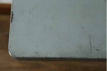 ヨーロッパヴィンテージ　インダストリアル　キャスター付き　天板が折りたためる省スペース仕様のタイプライターデスク　(R-086833)
