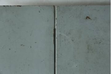 ヨーロッパヴィンテージ　インダストリアル　キャスター付き　天板が折りたためる省スペース仕様のタイプライターデスク　(R-086833)