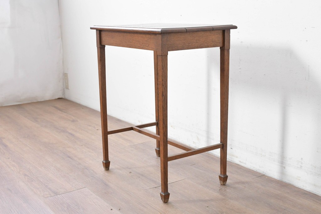 和製アンティーク　ナラ材　シャープなフォルムのサイドテーブル　(R-086834)