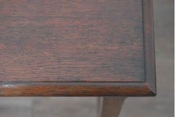 和製アンティーク　ナラ材　シャープなフォルムのサイドテーブル　(R-086834)