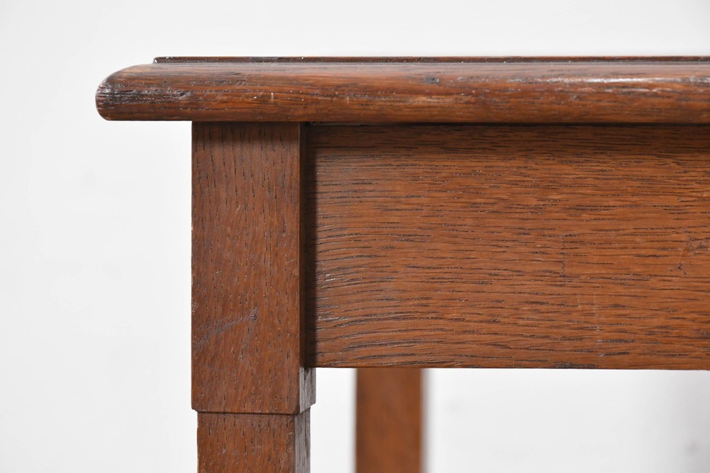 和製アンティーク　ナラ材　シャープなフォルムのサイドテーブル　(R-086834)