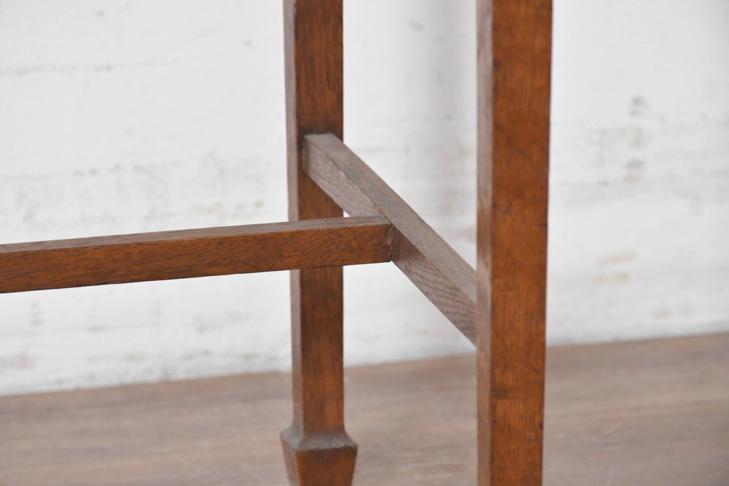 和製アンティーク　ナラ材　シャープなフォルムのサイドテーブル　(R-086834)